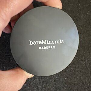 bareMinerals BAREPRO Skin-Perfecting Powder Foundation Light 22 Cool